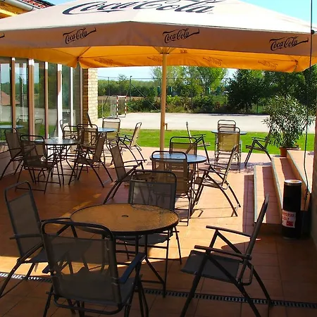 Palmajor Pihenopark Es Rendezvenykozpont Tatil parkı *
